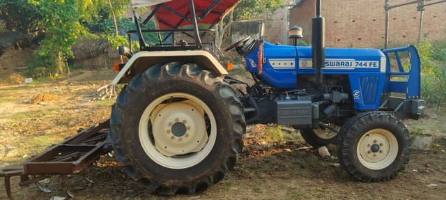 ट्रैक्टर रोटावेटर कल्टीवेटर बिकाऊ है